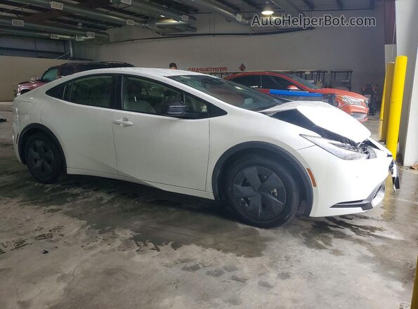 JTDACACU0T3055972 2026 TOYOTA PRIUS Белый Передняя правая четверть