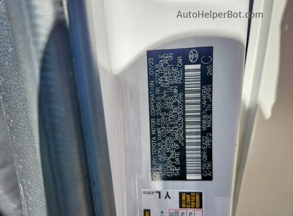 JTDACACU3P3007596 2023 TOYOTA PRIUS White Widok naklejki z numerem VIN