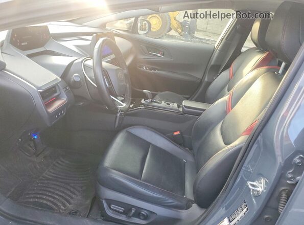 JTDACACU3P3010353 2023 TOYOTA PRIUS Серый Вид салона спереди