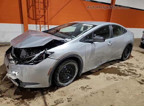 JTDACACU5T3054543 2026 TOYOTA PRIUS Серебряный Передняя левая четверть