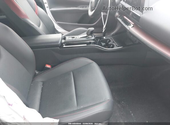JTDACACU8R3025384 2024 TOYOTA PRIUS PRIME Silver Widok wnętrza z przodu