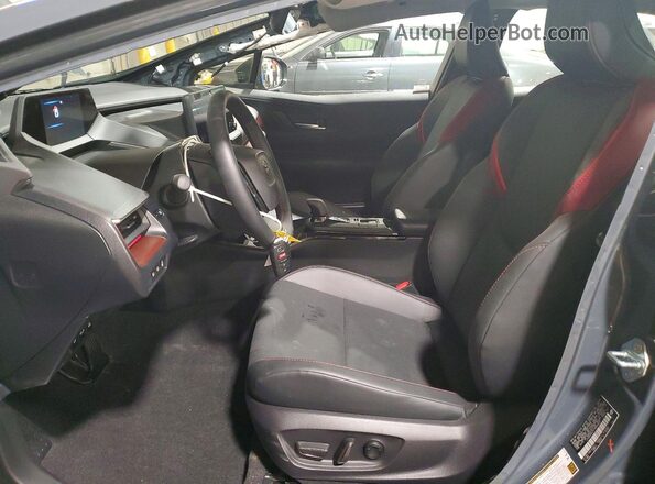 JTDACACUXT3062833 2026 TOYOTA PRIUS Gray Вид салону спереду