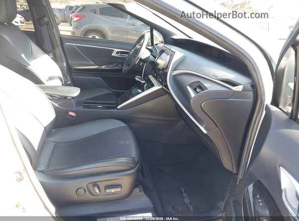 JTDBVRBD0GA000468 2016 TOYOTA MIRAI Белый Вид салона спереди