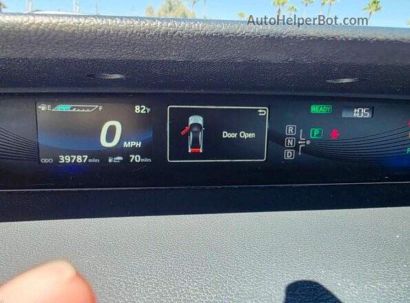 JTDBVRBD1JA005332 2018 TOYOTA MIRAI Темно-бордовый Вид панели приборов