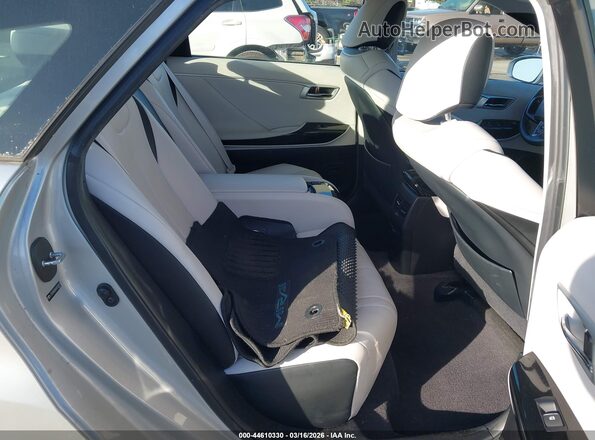 JTDBVRBD8HA002891 2017 TOYOTA MIRAI Silver Vista de la etiqueta del VIN
