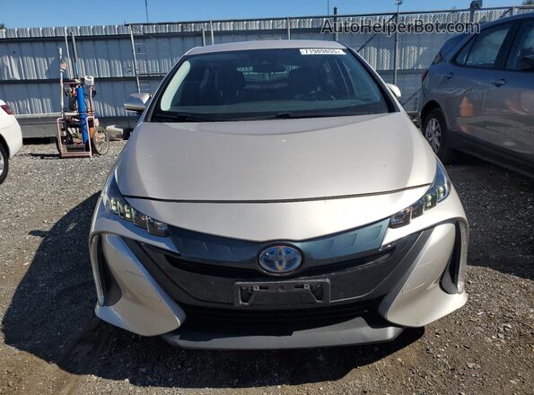 JTDKARFP7H3050709 2017 TOYOTA PRIUS Серебряный Вид спереди