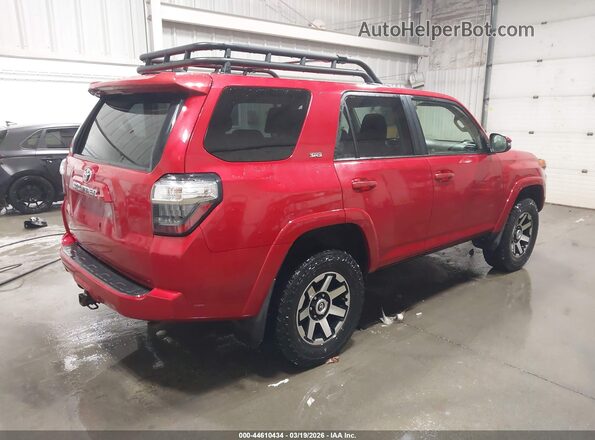 JTEBU5JR0H5466934 2017 TOYOTA 4RUNNER Красный Задняя правая четверть