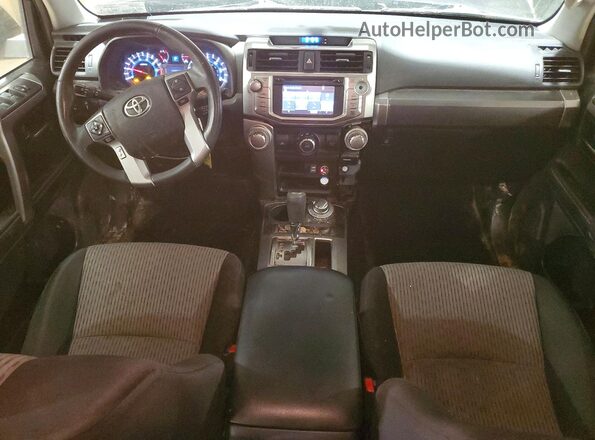 JTEBU5JR1J5595237 2018 TOYOTA 4RUNNER Серый Вид панели приборов