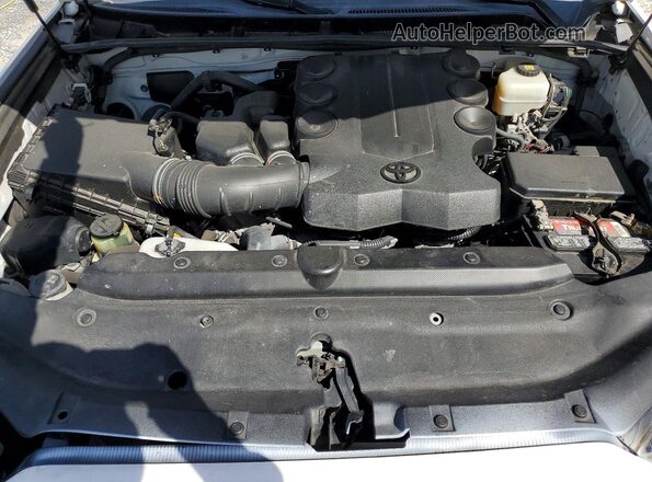 JTEBU5JR3J5512357 2018 TOYOTA 4RUNNER Белый Вид задней части салона