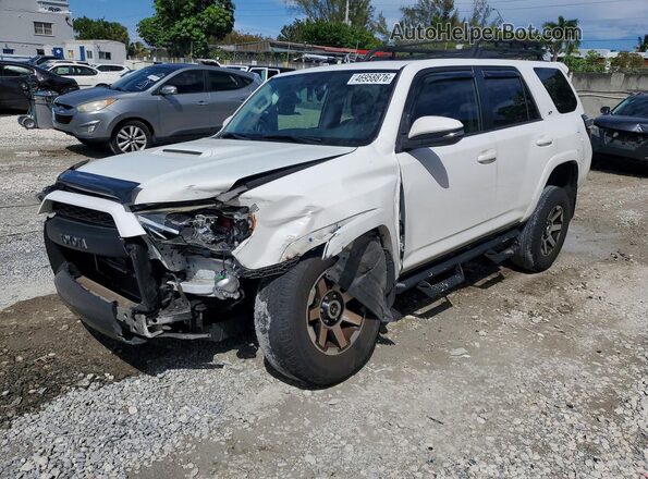 JTEBU5JR3J5512357 2018 TOYOTA 4RUNNER Белый Передняя левая четверть