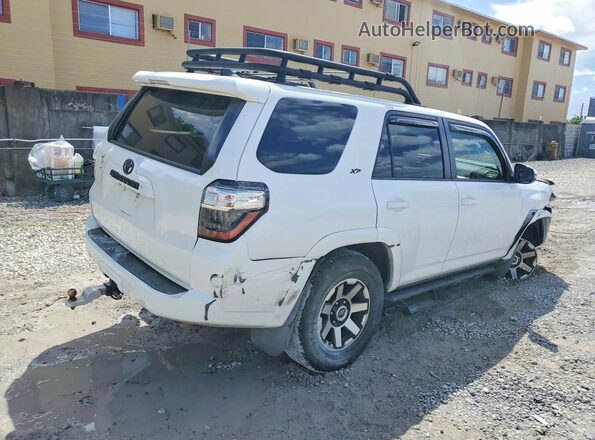 JTEBU5JR3J5512357 2018 TOYOTA 4RUNNER Белый Задняя правая четверть