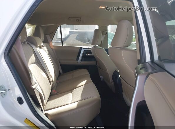 JTEBU5JR3J5546802 2018 TOYOTA 4RUNNER Белый Вид наклейки с VIN-кодом