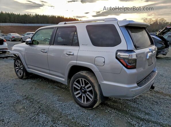 JTEBU5JR9J5577682 2018 TOYOTA 4RUNNER Серебряный Задняя левая четверть
