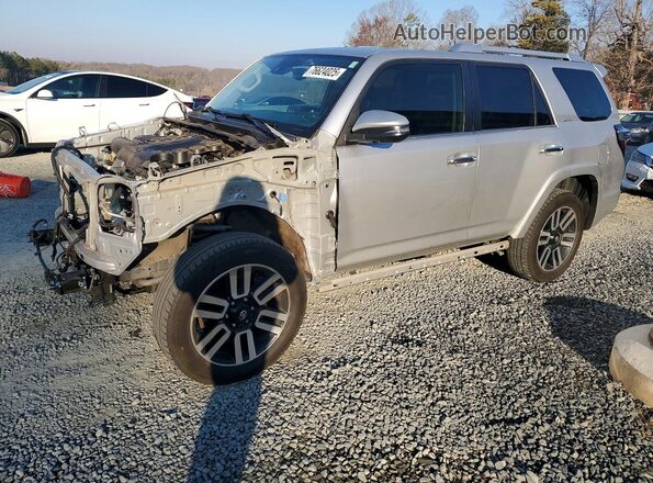 JTEDU5JR3N5277716 2022 TOYOTA 4RUNNER Silver Առջևի ձախ երեք քառորդ տեսարան