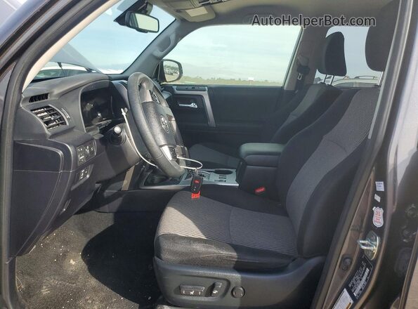 JTEMU5JR6P6145546 2023 TOYOTA 4RUNNER Gray Vista interior delantera