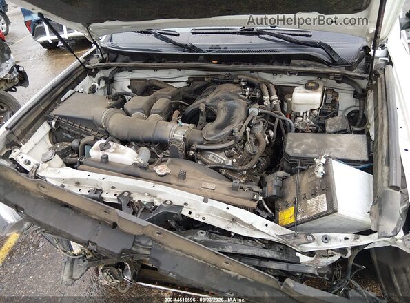 JTEMU5JR7P6092677 2023 TOYOTA 4RUNNER Белый Вид сзади