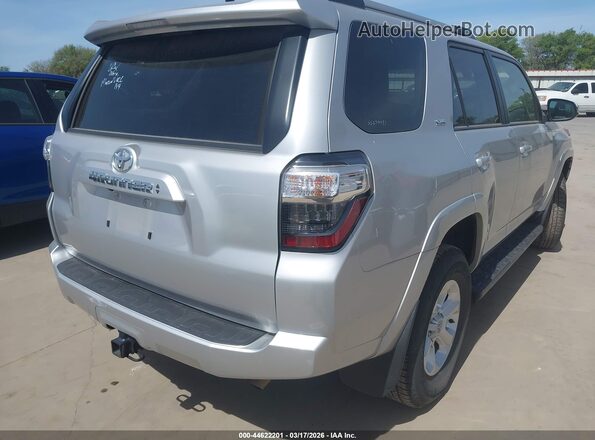 JTENU5JRXR6251487 2024 TOYOTA 4RUNNER Серебряный Задняя правая четверть