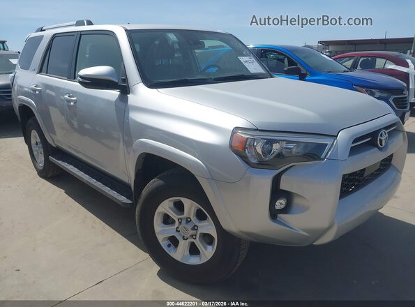 JTENU5JRXR6251487 2024 TOYOTA 4RUNNER Серебряный Передняя правая четверть