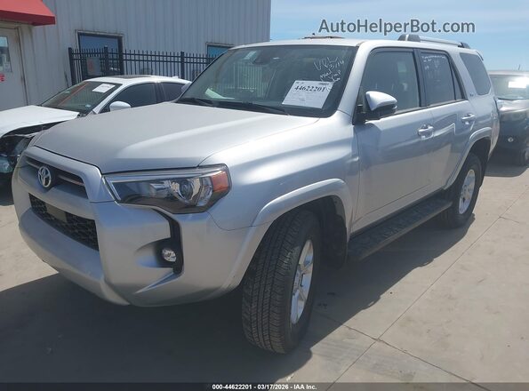 JTENU5JRXR6251487 2024 TOYOTA 4RUNNER Серебряный Передняя левая четверть