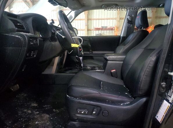 JTERU5JR7N5996568 2022 TOYOTA 4RUNNER Black Widok wnętrza z przodu