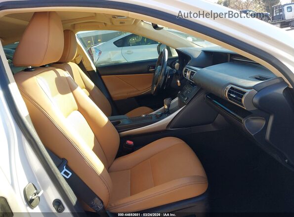 JTHBA1D21G5022673 2016 LEXUS IS 200T Белый Вид салона спереди