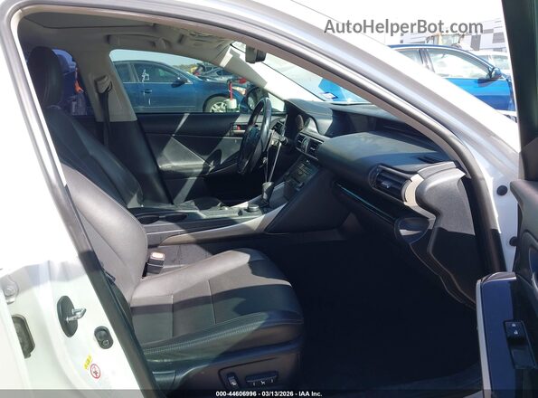 JTHBA1D28H5053565 2017 LEXUS IS 200T Белый Вид салона спереди