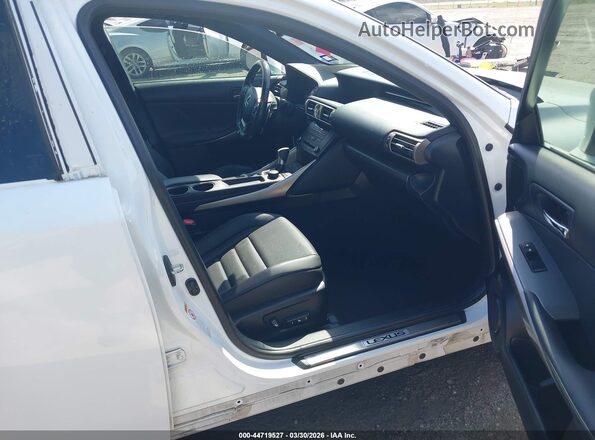 JTHBA1D29G5020024 2016 LEXUS IS 200T Белый Вид салона спереди