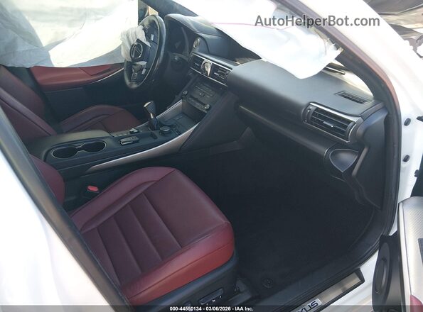 JTHBA1D2XJ5078876 2018 LEXUS IS 300 Белый Вид салона спереди