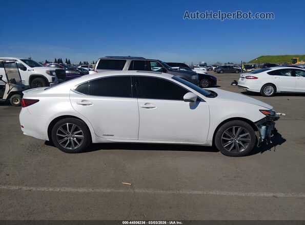 JTHBW1GGXH2141026 2017 LEXUS ES 300H White Widok wnętrza 360 stopni