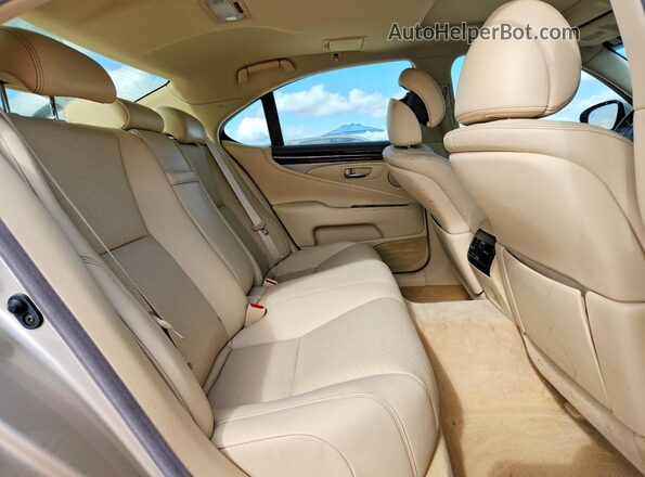 JTHCL5EFXH5029324 2017 LEXUS LS Бежевый Вид задних сидений