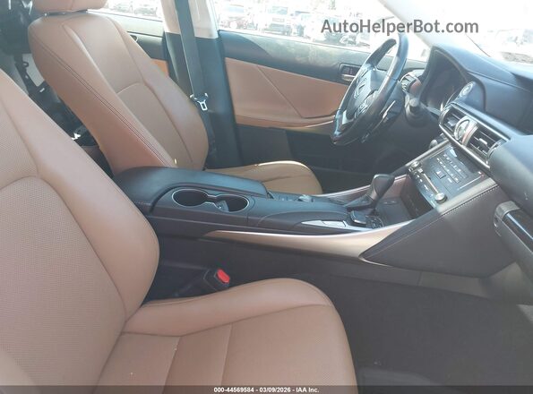 JTHCM1D25H5024519 2017 LEXUS IS 300 Белый Вид салона спереди