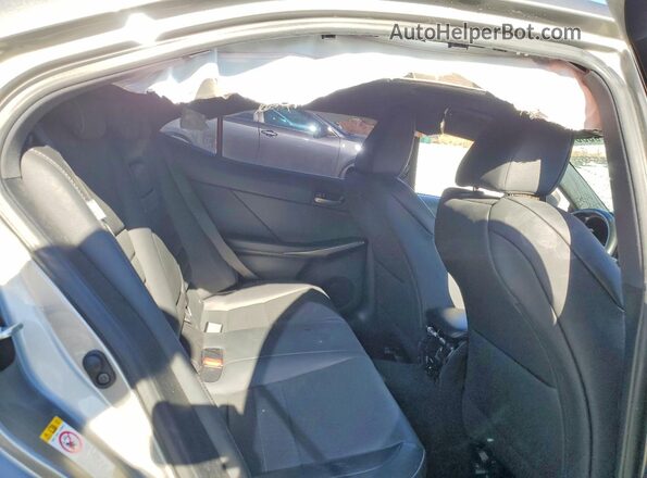 JTHCZ1D2XJ5015385 2018 LEXUS IS Серебряный Вид задних сидений