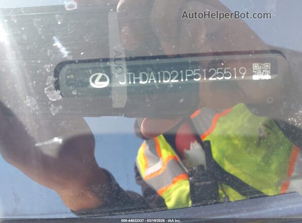 JTHDA1D21P5125519 2023 LEXUS IS 300 Белый Вид подкапотного пространства
