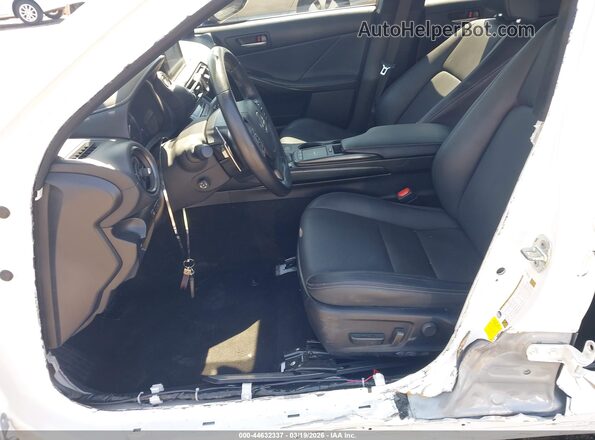 JTHDA1D21P5125519 2023 LEXUS IS 300 Белый Вид салона спереди
