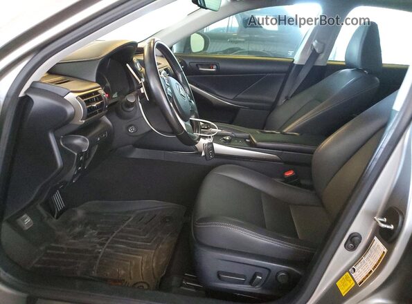 JTHDA1D29L5107103 2020 LEXUS IS Серебряный Вид салона спереди