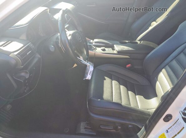 JTHGA1D20L5103213 2020 LEXUS IS Белый Вид салона спереди