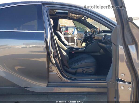 JTHGZ1B22M5040886 2021 LEXUS IS 350 Серебряный Вид салона спереди