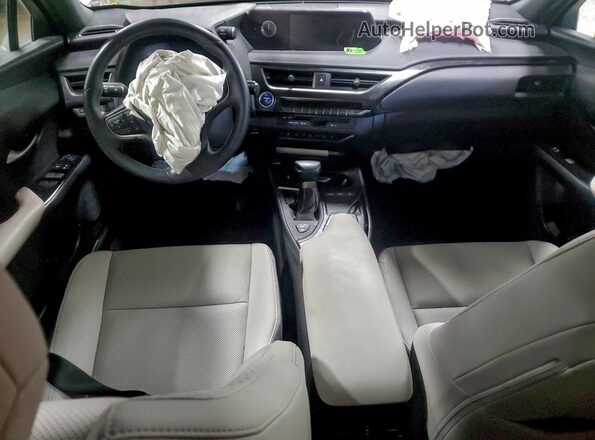 JTHP9JBH1M2051965 2021 LEXUS UX Silver Widok deski rozdzielczej