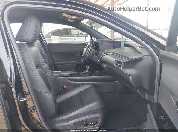 JTHX3JBHXN2046475 2022 LEXUS UX 200 Black Вид салону спереду