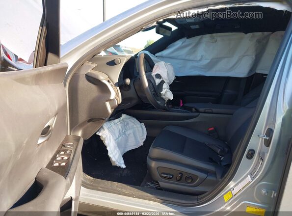 JTHX6JBH5P2144386 2023 LEXUS UX 250H Silver Вид салону спереду