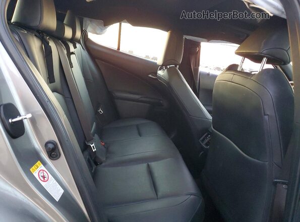 JTHY3JBH9K2006047 2019 LEXUS UX Silver Widok tylnych siedzeń