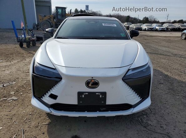 JTJAAAAB3PA021532 2023 LEXUS RZ Белый Вид спереди