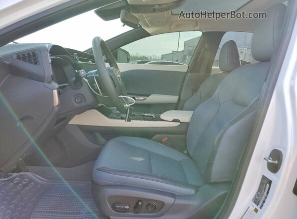 JTJAAAAB3PA021532 2023 LEXUS RZ Белый Вид салона спереди
