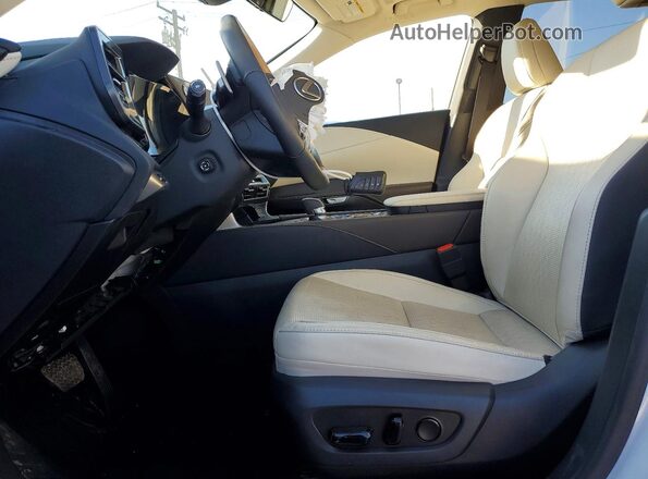 JTJCHMAA4R2014700 2024 LEXUS RX Белый Вид салона спереди
