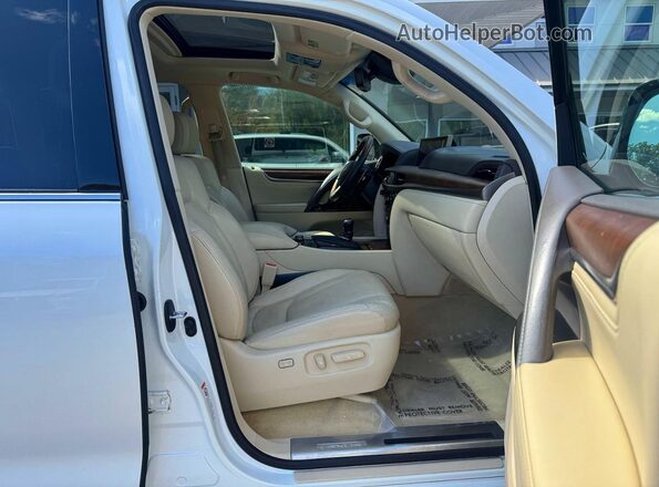 JTJHY7AX0G4198272 2016 LEXUS LX Белый Вид спереди