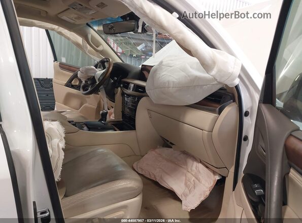 JTJHY7AX0H4233989 2017 LEXUS LX 570 Белый Вид салона спереди