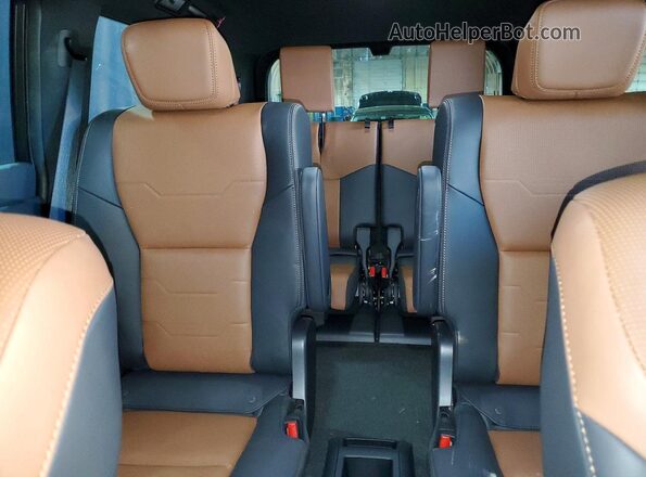 JTJVBCDX9S5065103 2025 LEXUS GX Серебряный Вид задних сидений