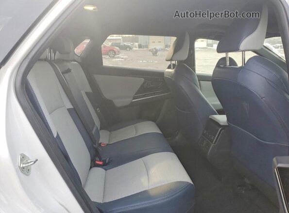 JTMABABA1PA022331 2023 SUBARU SOLTERRA Белый Вид задней части салона