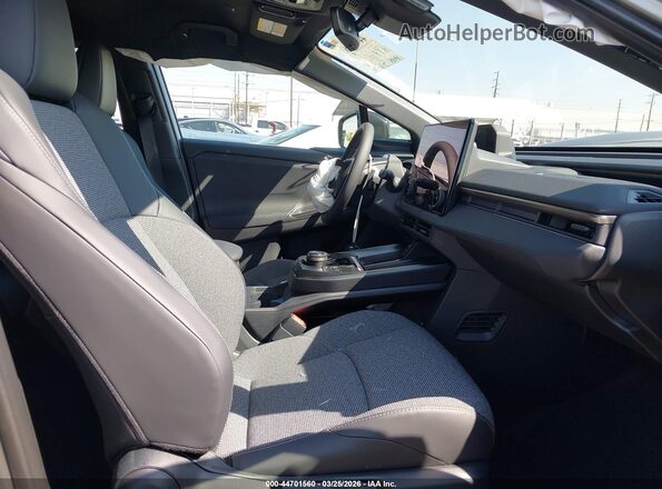 JTMBCAEB2TJ013086 2026 TOYOTA LE Серый Вид салона спереди