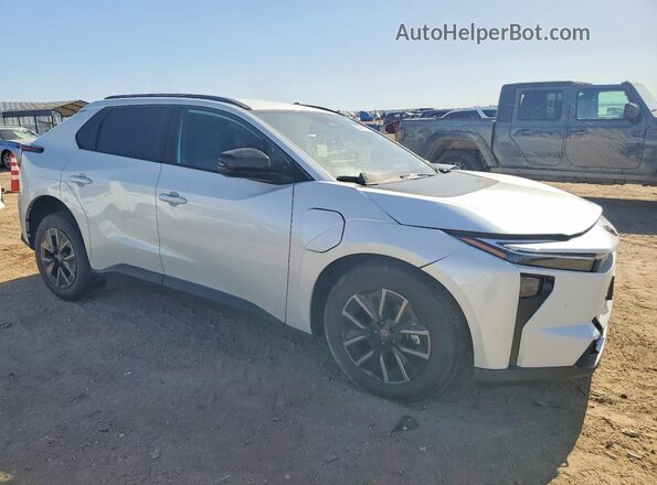 JTMBCAEB7TJ000284 2026 TOYOTA LE White Delantero derecho